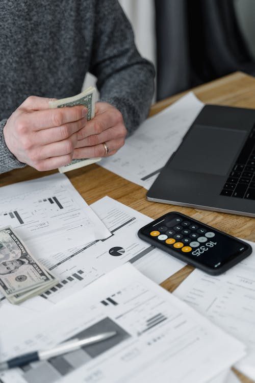 Fractional CFO financial strategy and reporting